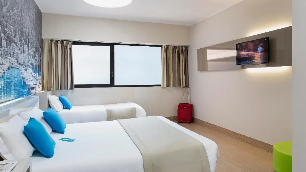 TRIPLE STANDARD Room, B&B HOTEL Como Camerlata, Milan