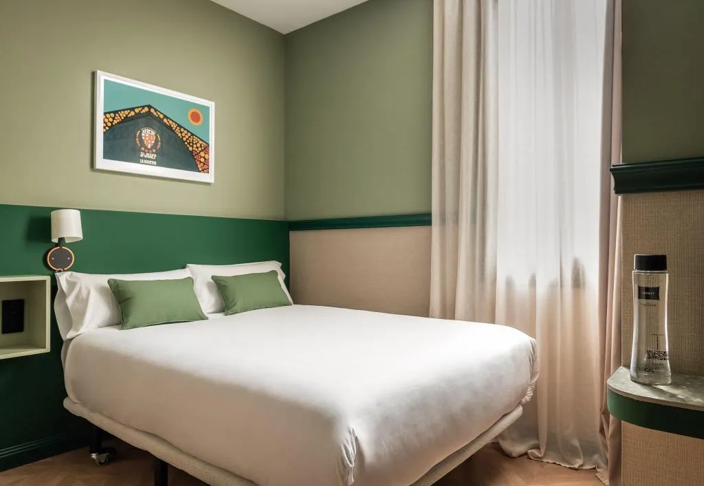 SINGLE STANDARD Room, Twenty By Pillow, Barcelona
