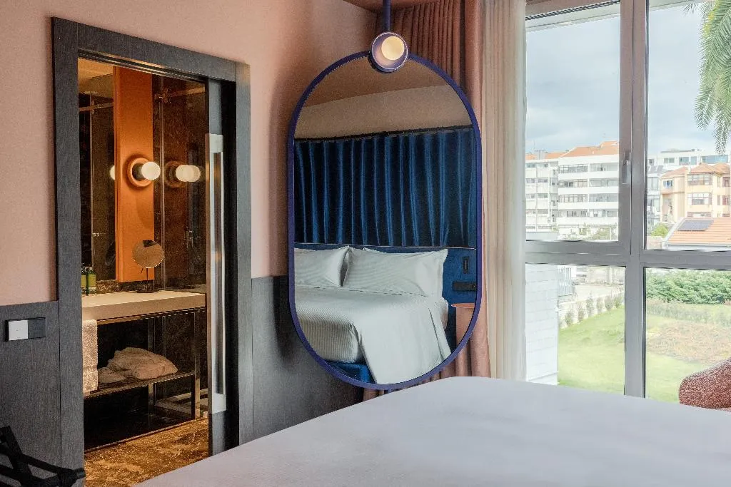 Double or Twin GUEST ROOM KING BED Room, Cenica Porto Hotel, Curio Collection By Hilton, Porto