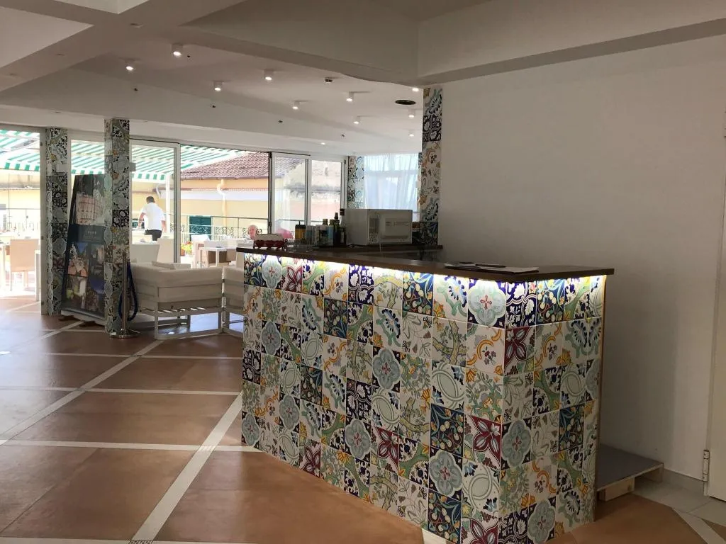 Lobby, Amalfi, Naples