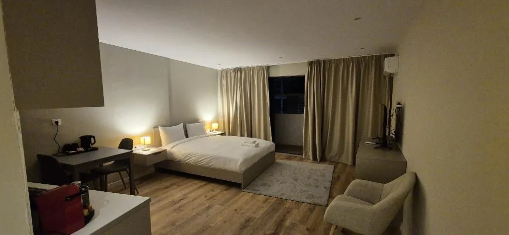 SUITE ONE BEDROOM WITH KITCHENETTE Room, Figleaf Kypseli, Athens