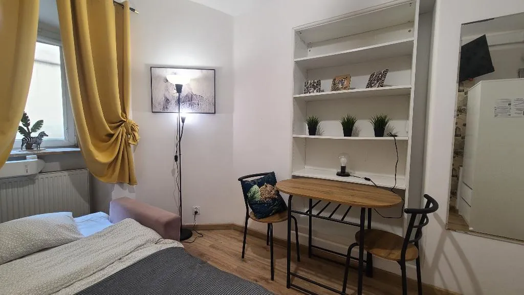 SINGLE NON SMOKING Room, Lorf Hostel and Apartments, Krakow