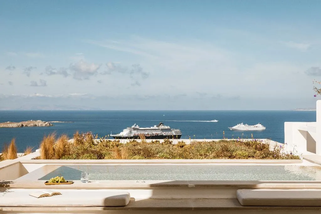 SUITE SEA VIEW WITH PRIVATE POOL Room, Lovia Mykonos, Mykonos