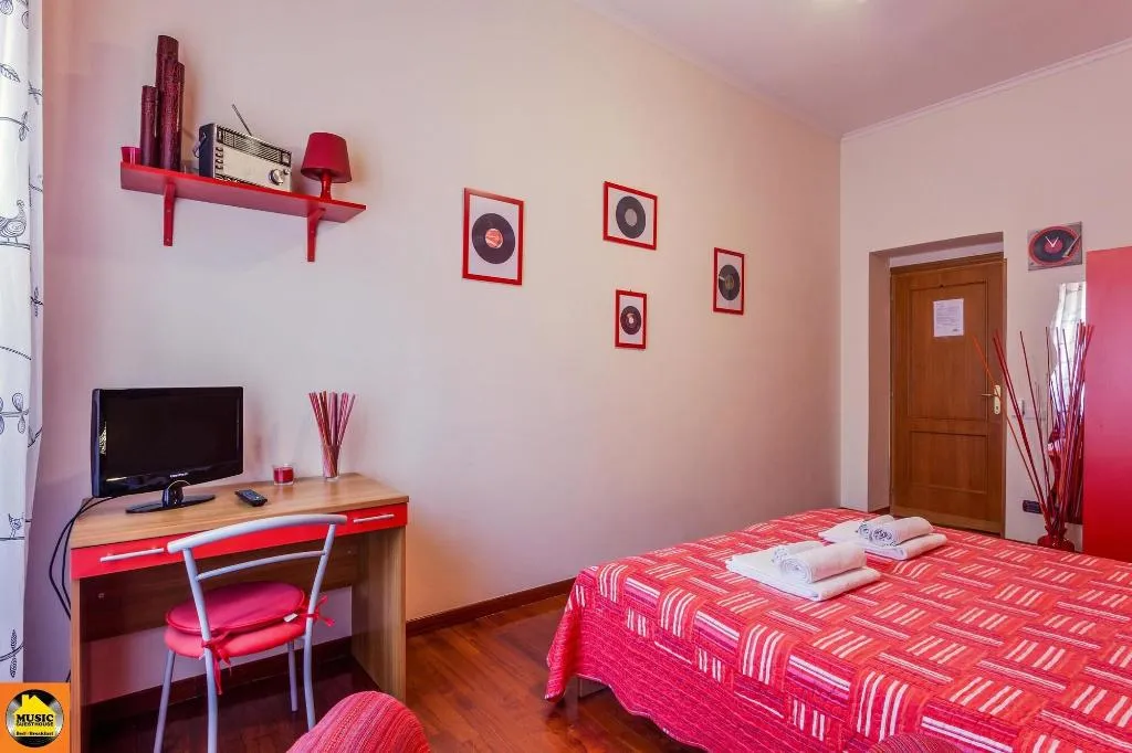 Room, Music Guesthouse Bed And Breakfast, Naples