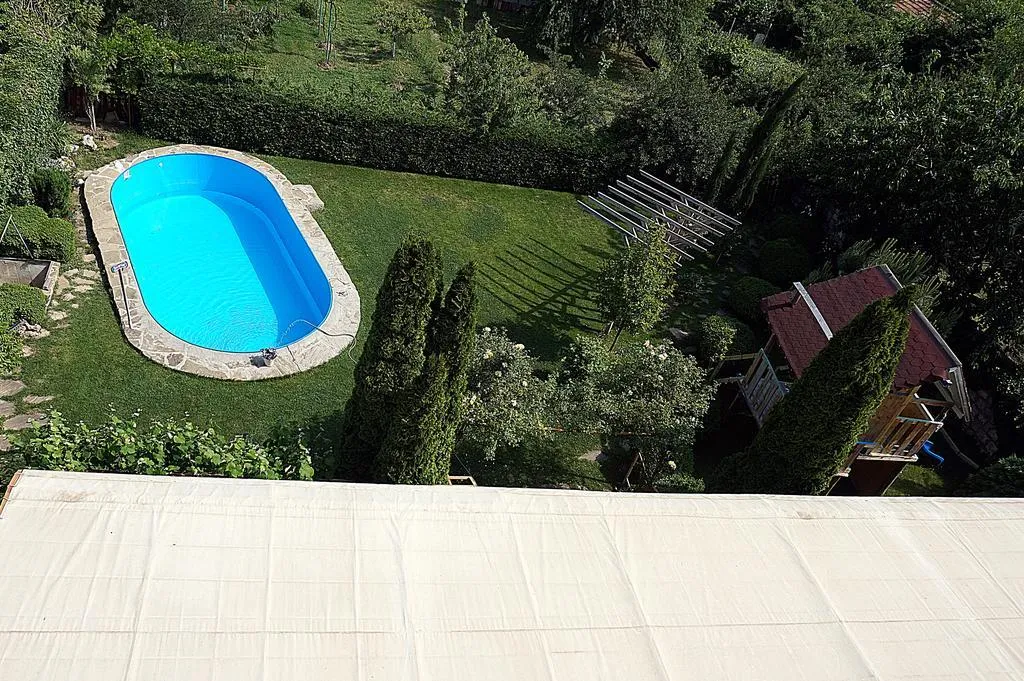 Pool, Margarita, Varna
