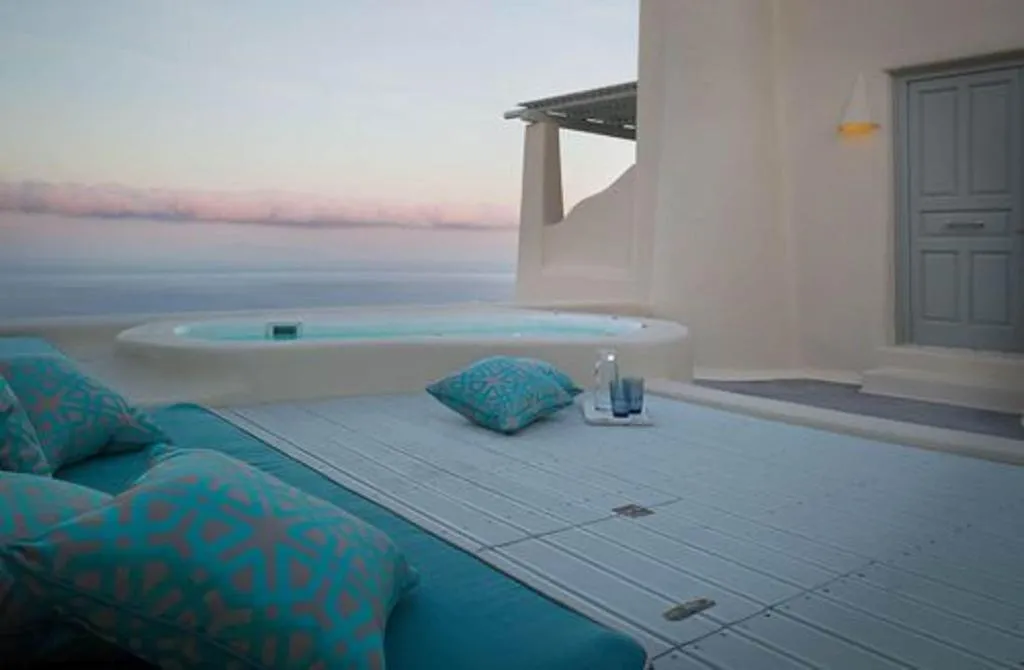Sports and Entertainment, Dome Resort Santorin, Santorini