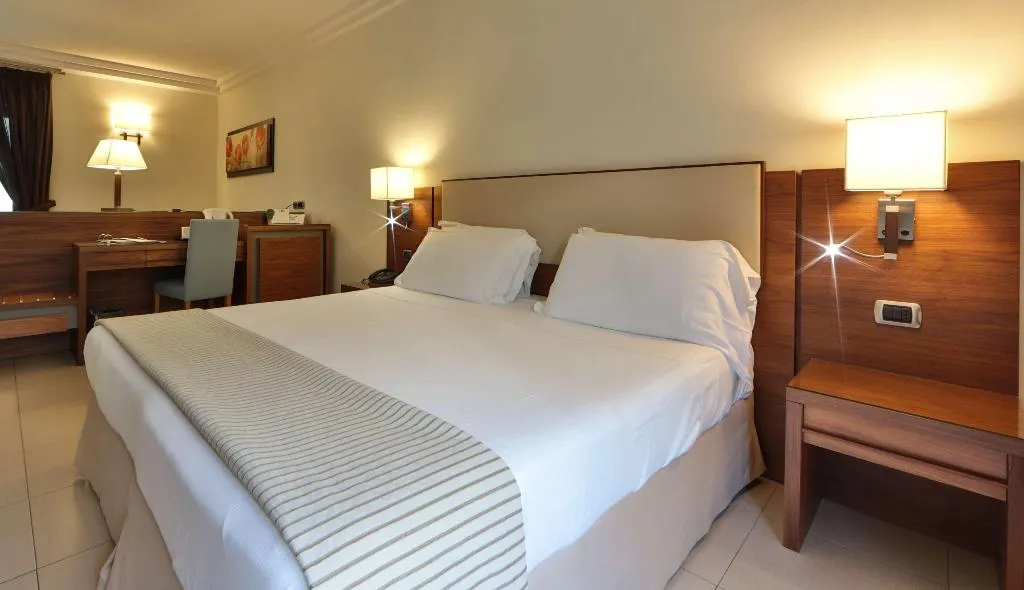 Room, Suites & Residence Hotel, Naples
