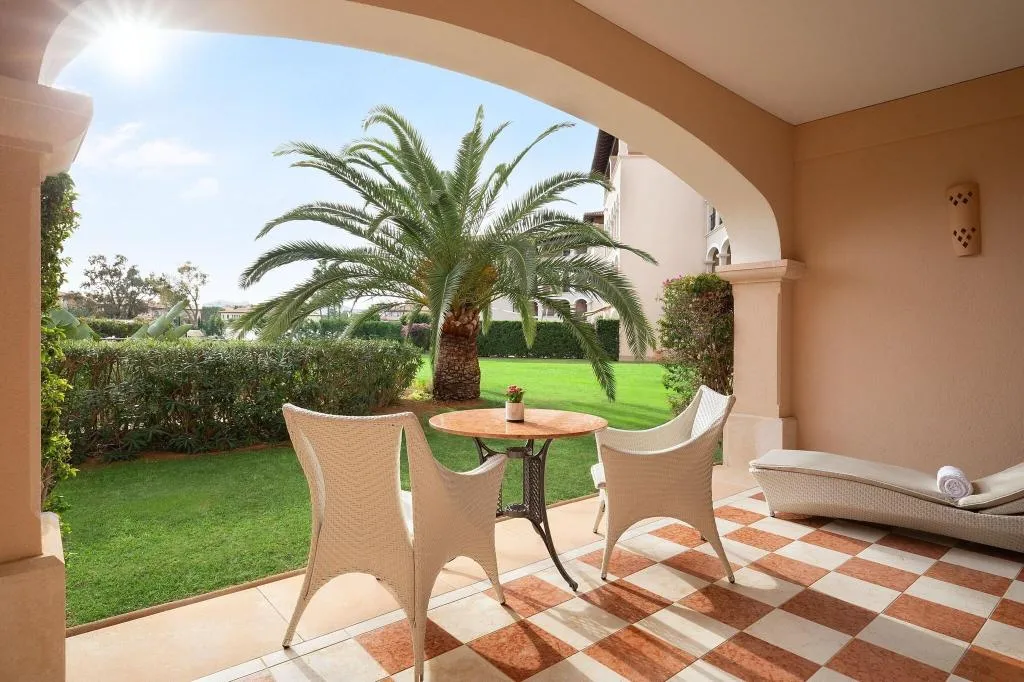 JUNIOR SUITE KING SIZE BED Room, The St. Regis Mardavall Resort, Majorca