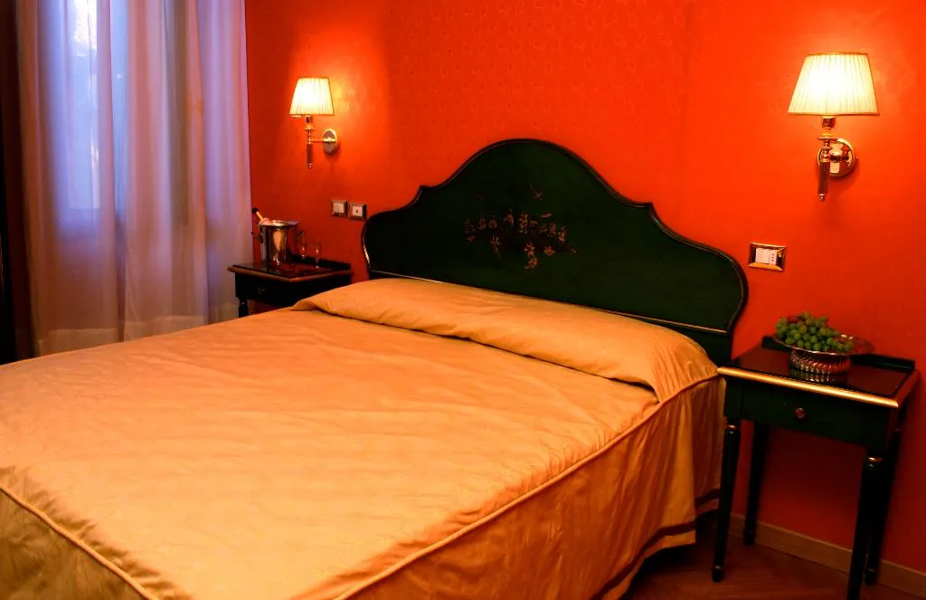 TRIPLE SUPERIOR Room, Palazzo Cendon, Venice