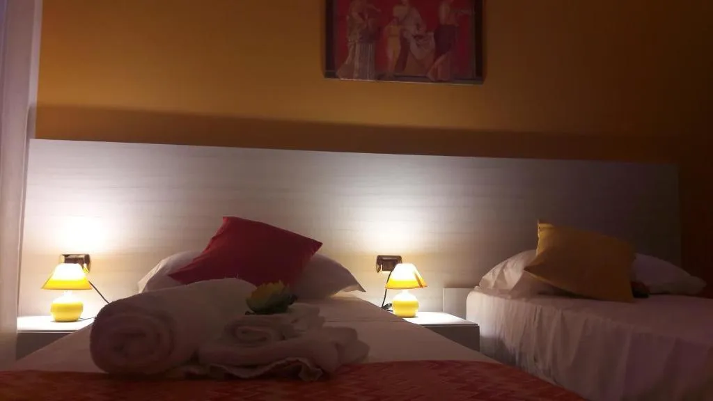 Room, B&B Cornelia, Naples