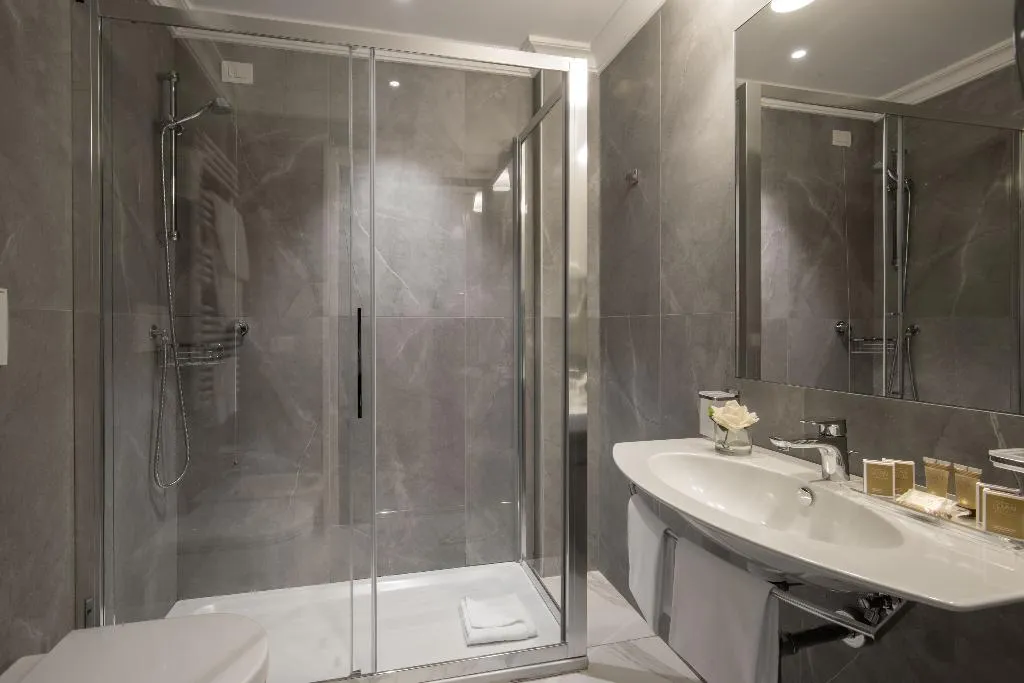 TWIN STANDARD Room, Shangri La Roma, Rome