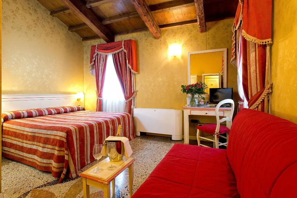 Room, Studio Ca' Polo, Venice