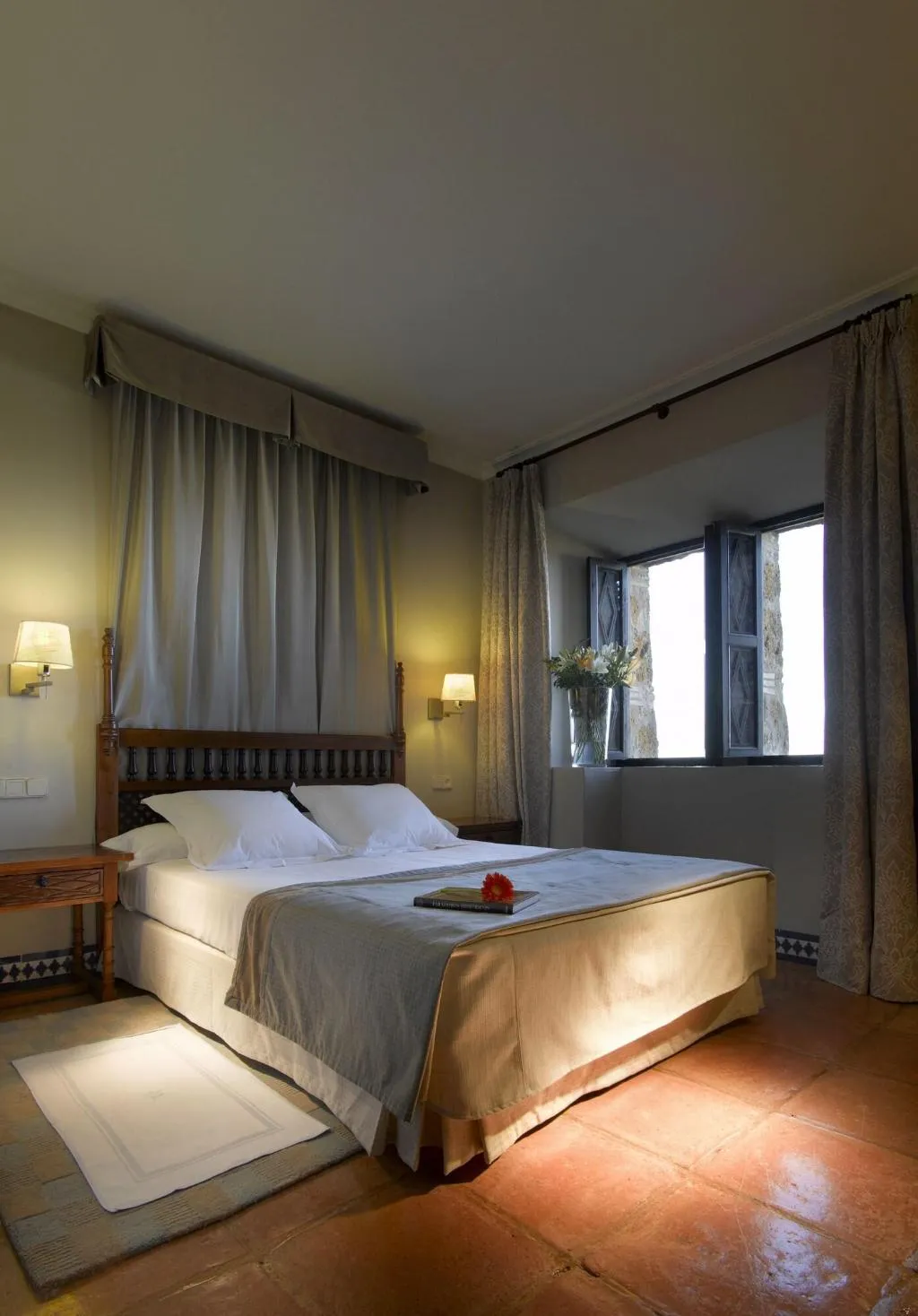 Room, Parador de Carmona, Seville