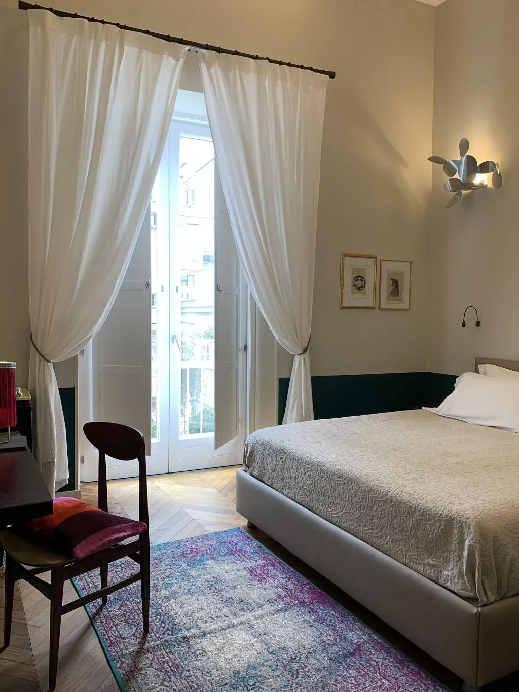 DOUBLE CLASSIC QUEEN BED Room, Accademia 39, Naples