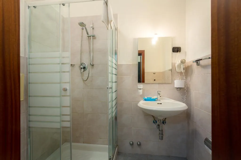 TRIPLE STANDARD Room, Basilea, Florence