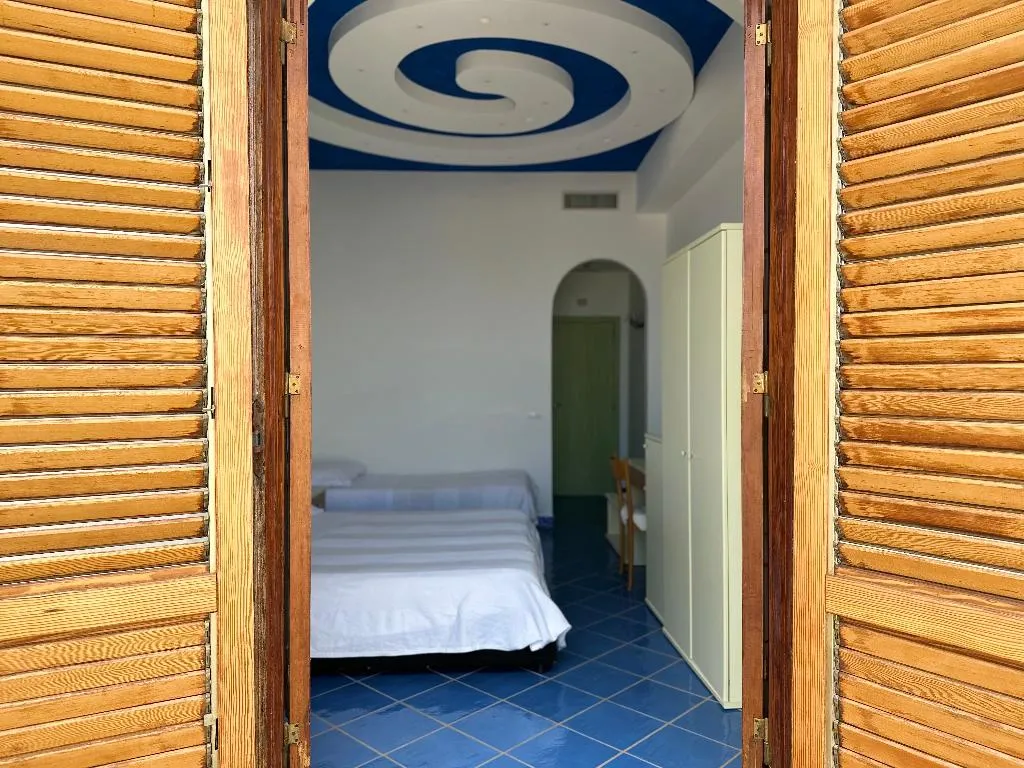 TRIPLE STANDARD Room, Holiday Hotel Praiano - Amalfi Coast, Naples
