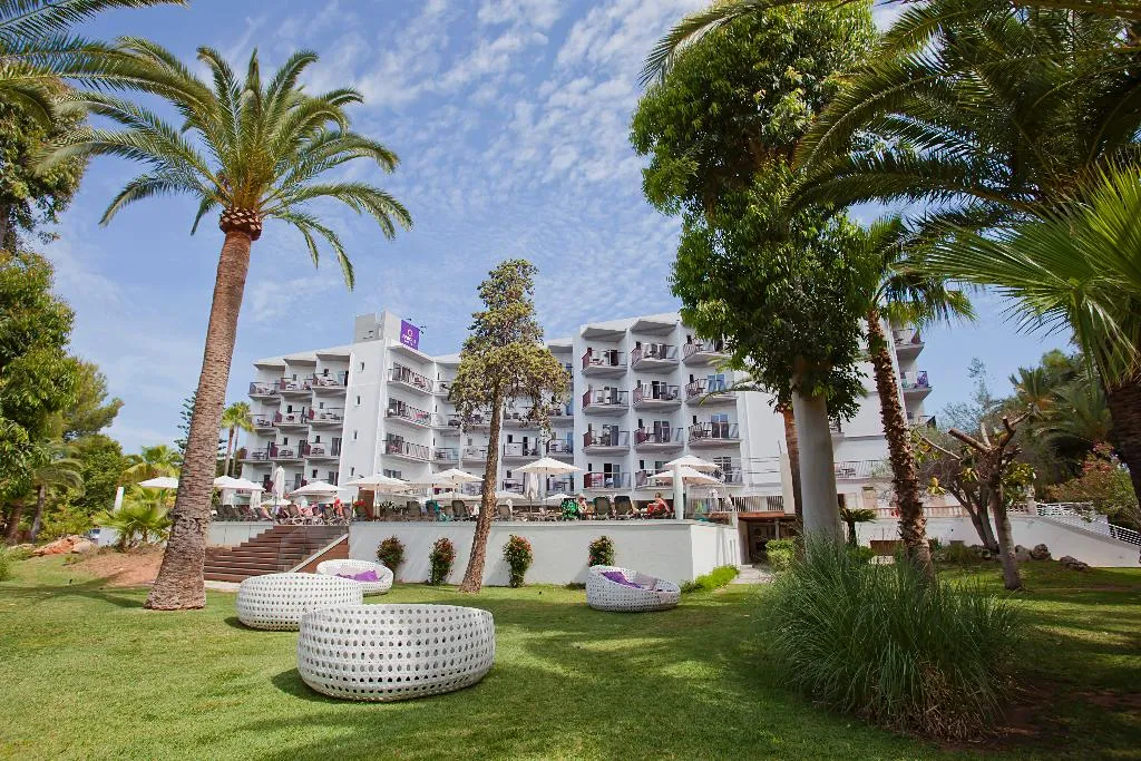 Terrace, FERGUS Bermudas, Majorca