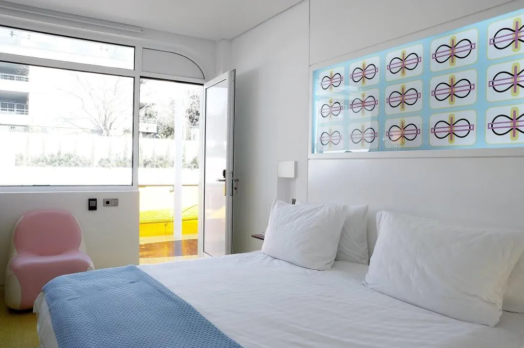 Room, Semiramis, Athens