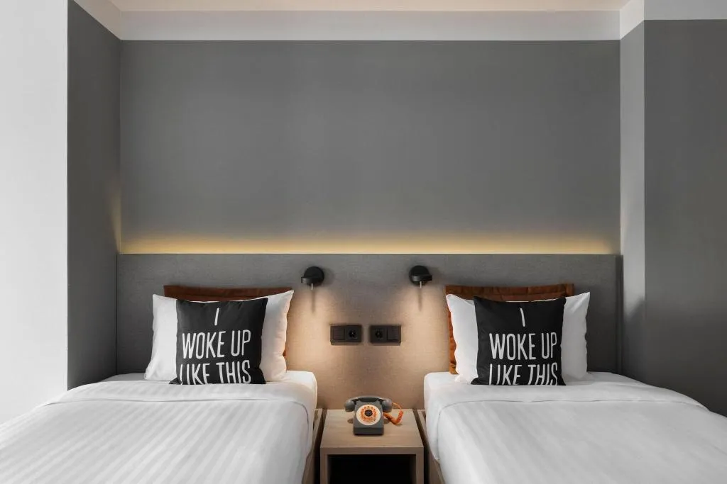 TWIN WITH BALCONY Room, Moxy Barcelona, Barcelona
