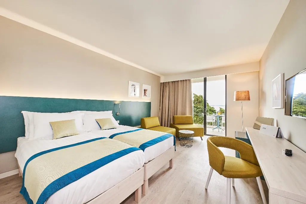FAMILY ROOM SIDE SEA VIEW Room, Hotel Sipar Plava Laguna, Istria