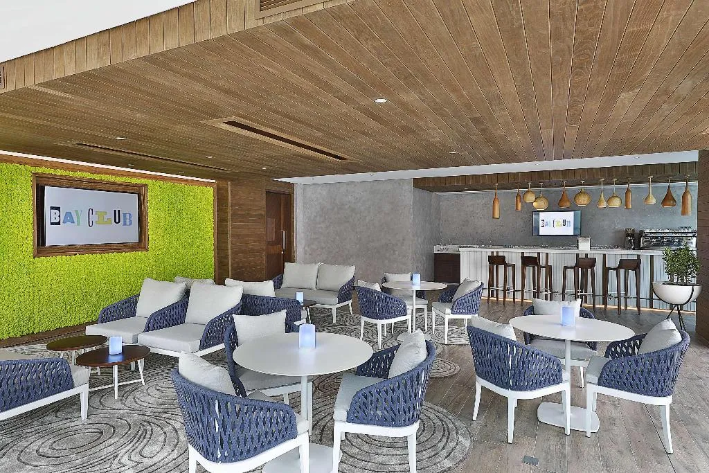 Bar, DoubleTree by Hilton - Business Bay downtown, Dubai