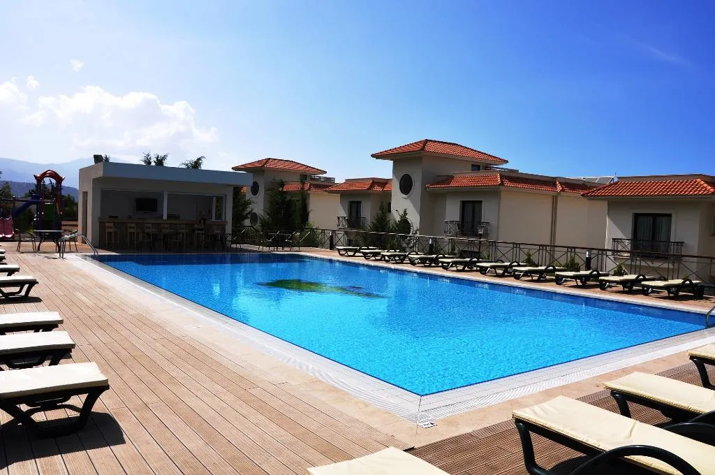 Pool, Korineum Golf Resort, Cyprus