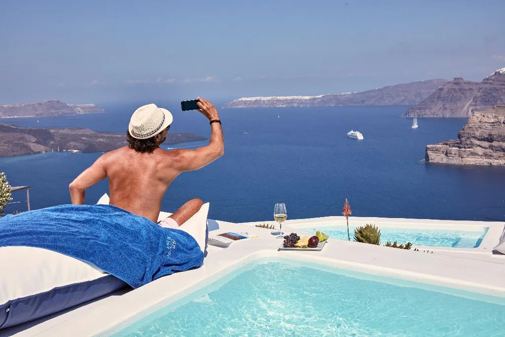 SUITE WITH JACUZZI Room, Alti Santorini Suites, Santorini
