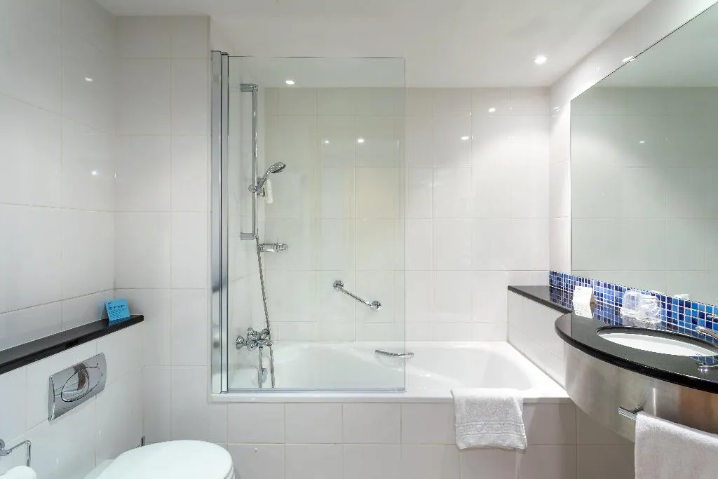 DOUBLE STANDARD Room, Holiday Inn Express Lisbon-Oeiras, Lisbon