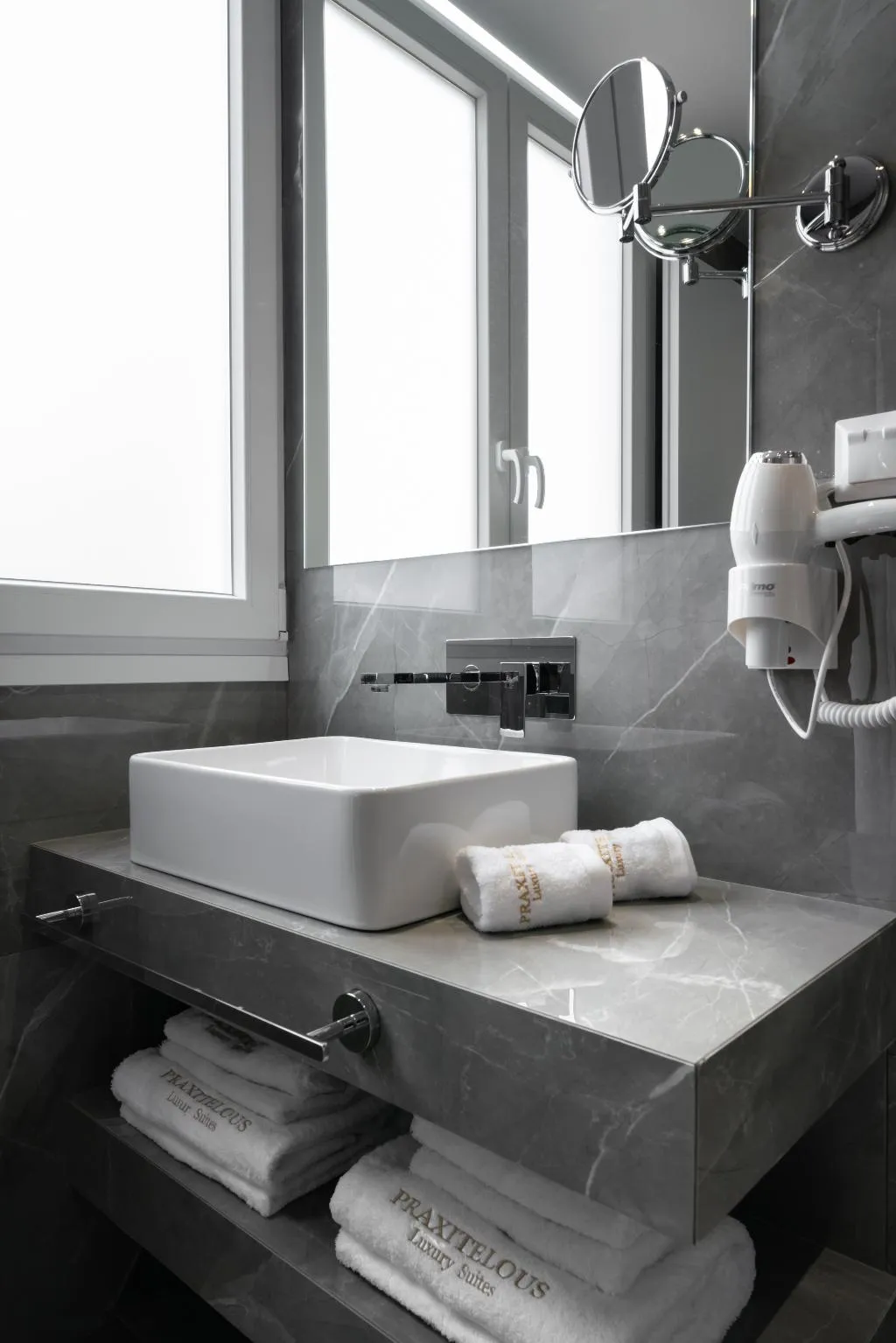 SUITE KING BED WITH JACUZZI Room, Praxitelous Luxury Suites, Athens