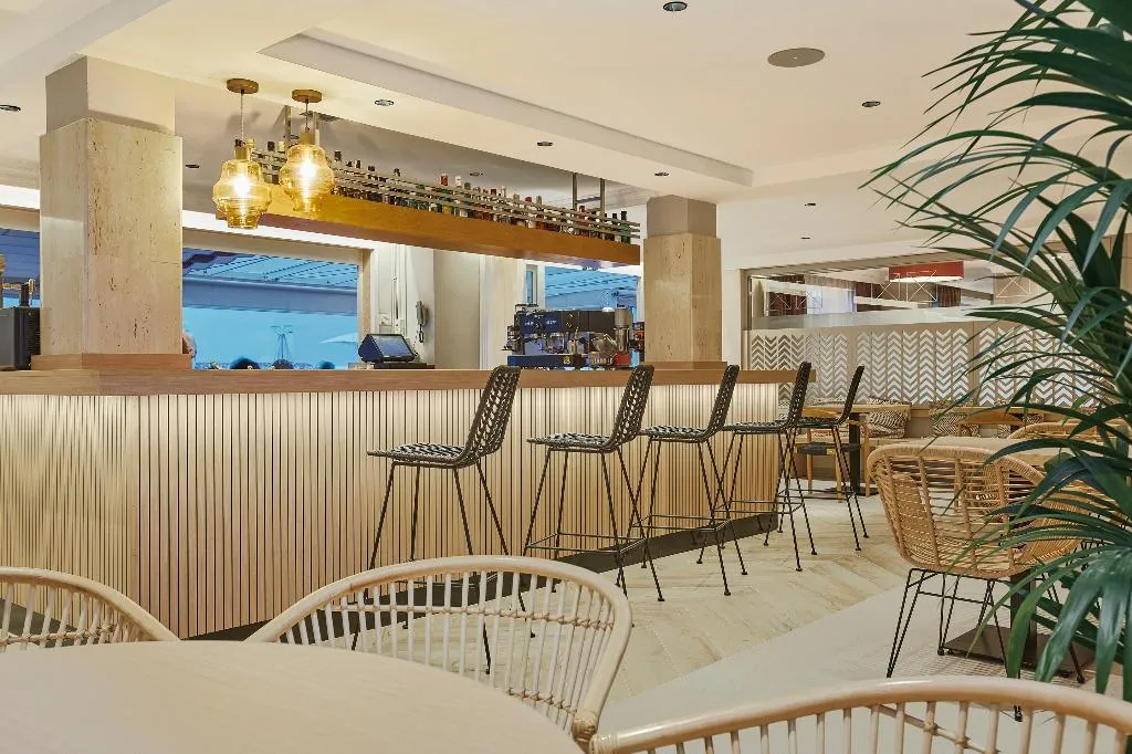 Bar, Universal Aparthotel Don Camilo, Majorca