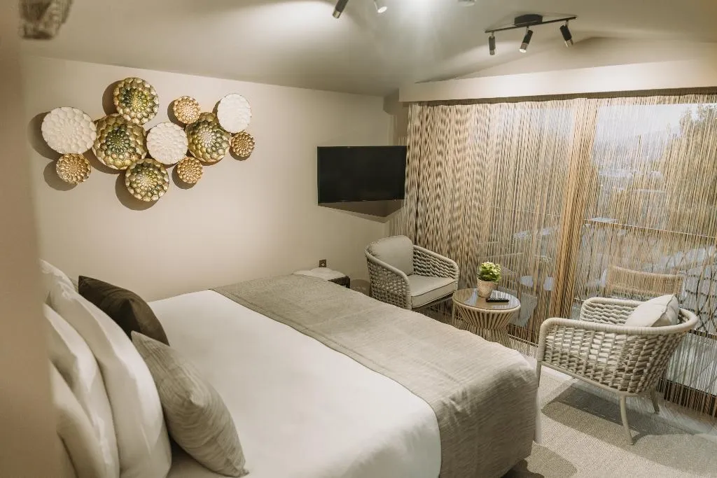 BUNGALOW WITH TERRACE WITH VIEWS Room, Doors Urla Hotel, Izmir