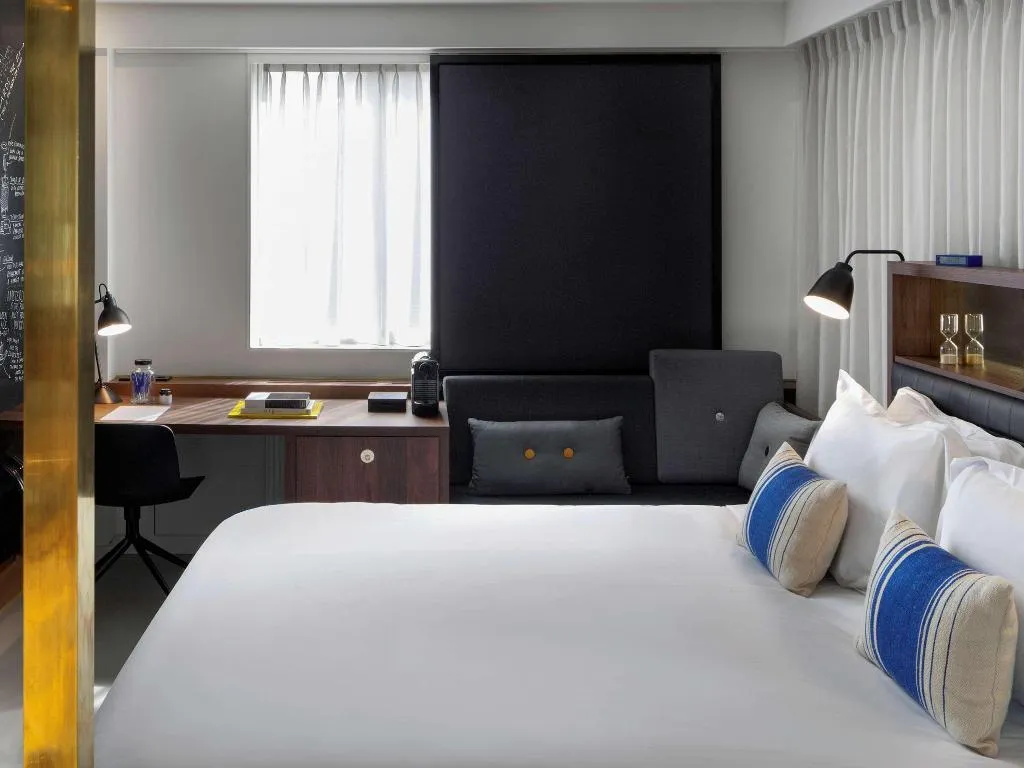 DOUBLE SUPERIOR KING BED Room, Ink Hotel Amsterdam - MGallery Collection, Amsterdam