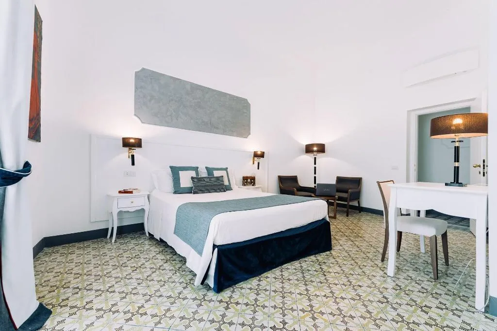 Room, Amalfi Luxury House, Naples