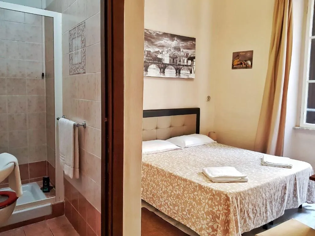 Room, Italy Guest House, Naples