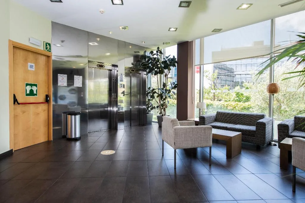 Lobby, Holiday Inn Express Barcelona - Sant Cugat, Barcelona