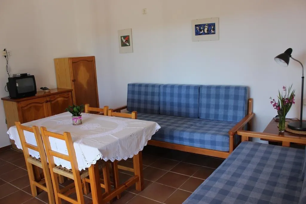 Room, Viviendas Ferrer, Ibiza