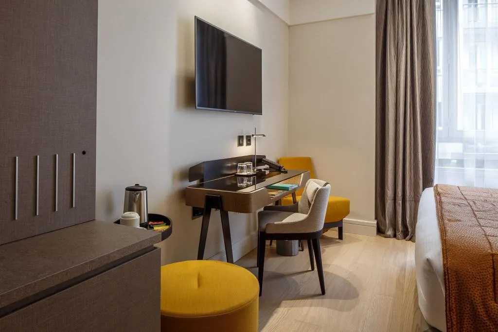 DOUBLE PREMIUM Room, Cavour, Milan