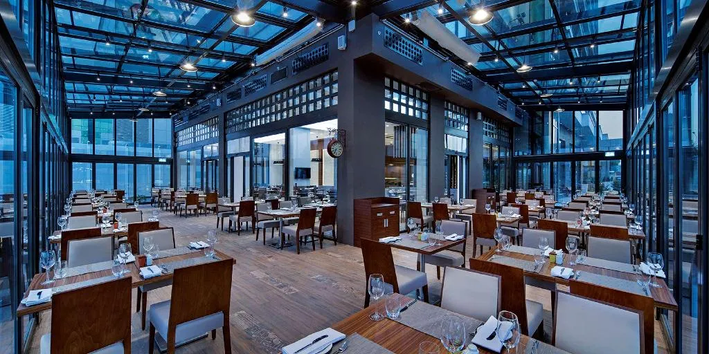 Restaurant, Hilton Garden Inn Izmir Bayrakli, Izmir