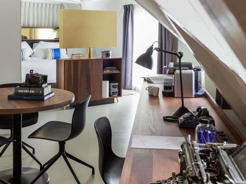 JUNIOR SUITE KING SIZE BED Room, Ink Hotel Amsterdam - MGallery Collection, Amsterdam