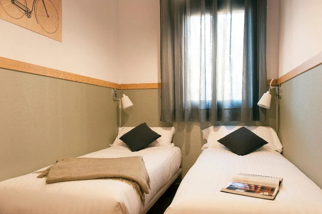APARTMENT TWO BEDROOMS Room, MH Apartments Gracia, Barcelona
