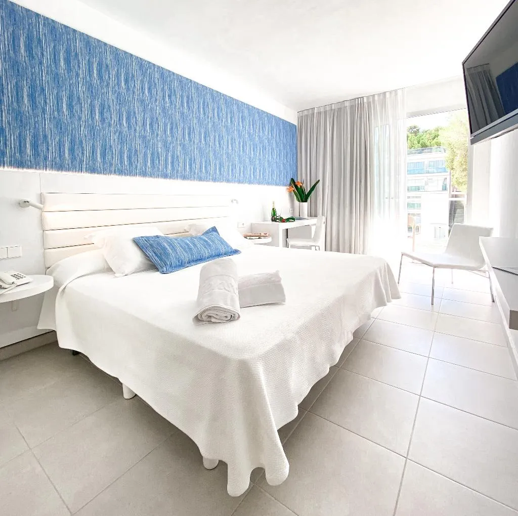 Double or Twin SUPERIOR POOL VIEW Room, Reverence Life Hotel, Majorca