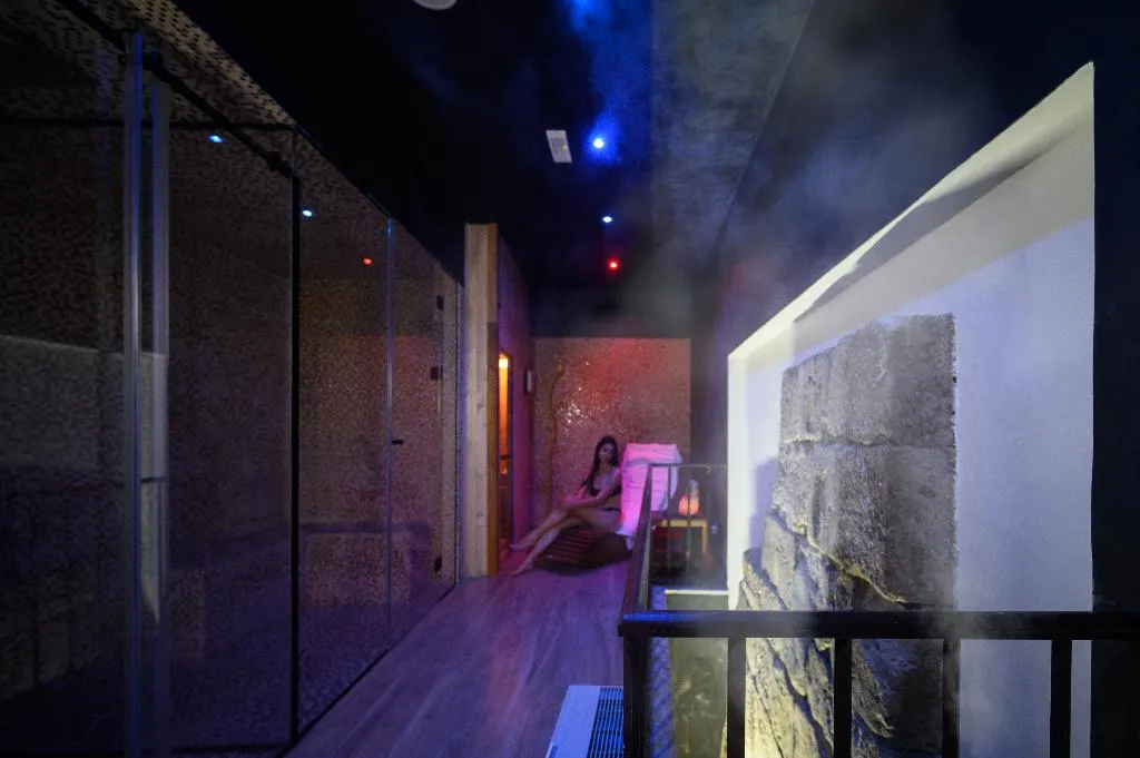 Sports and Entertainment, Caravita, Rome
