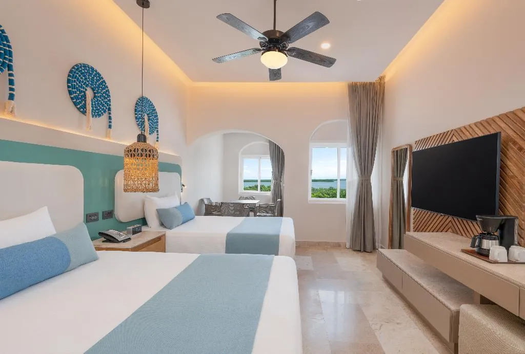 DOUBLE DELUXE LAGOON VIEW Room, GR Caribe Deluxe All Inclusive Resort, Cancun Area