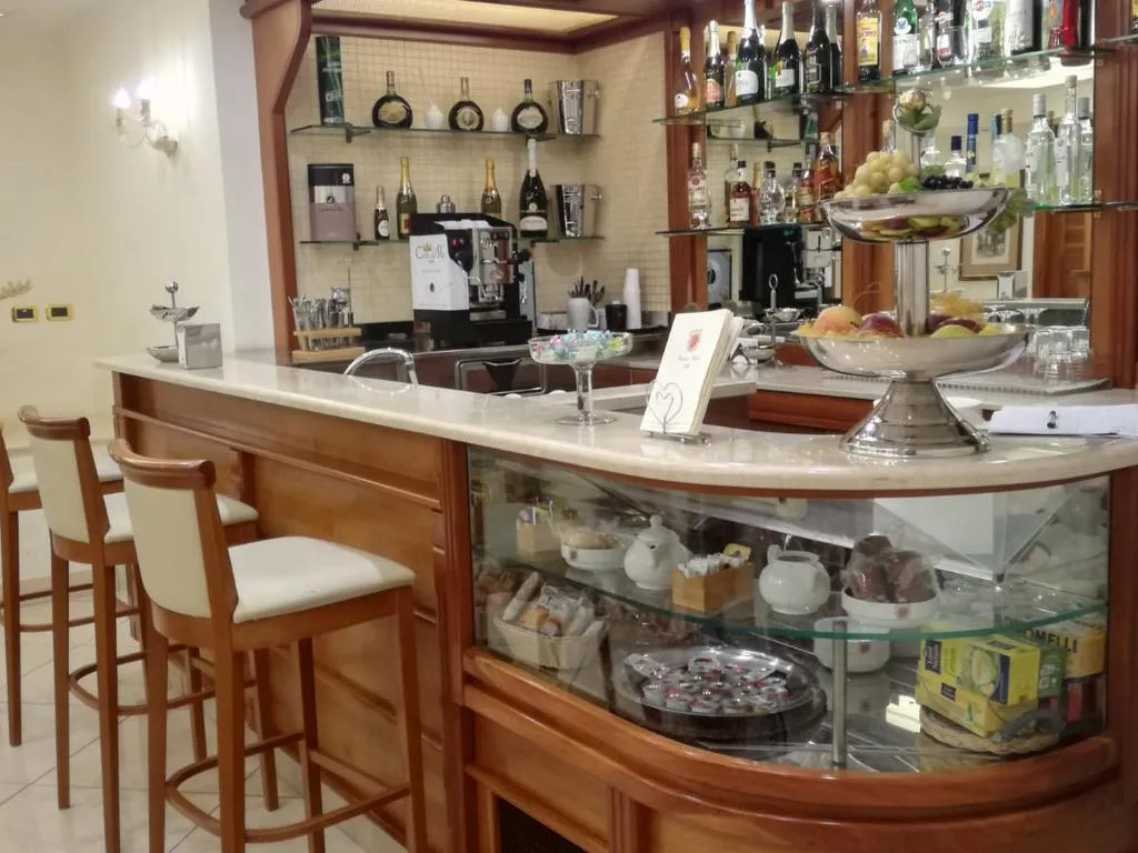 Bar, Buono, Naples
