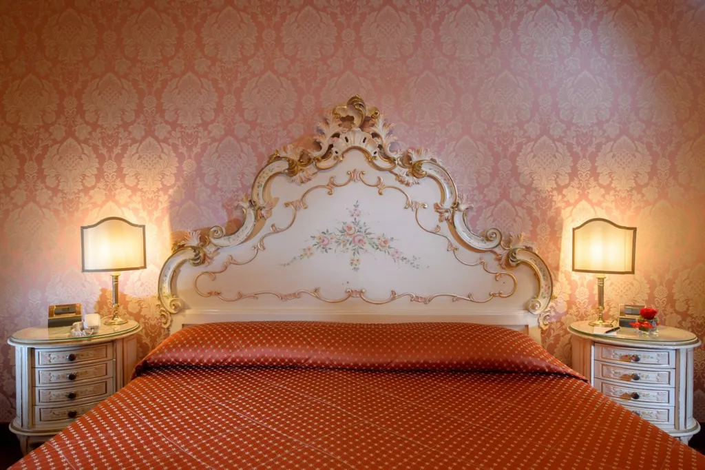 Double or Twin CLASSIC Room, Rialto Hotel, Venice