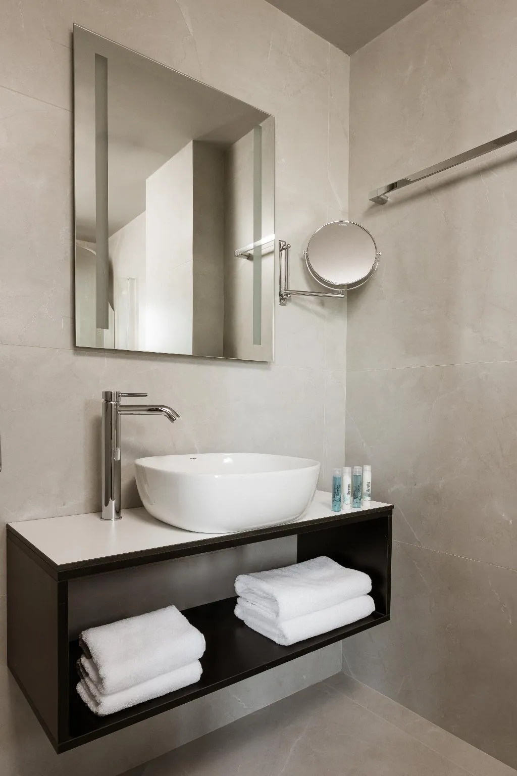 TWIN WITH BALCONY Room, Alassia, Athens