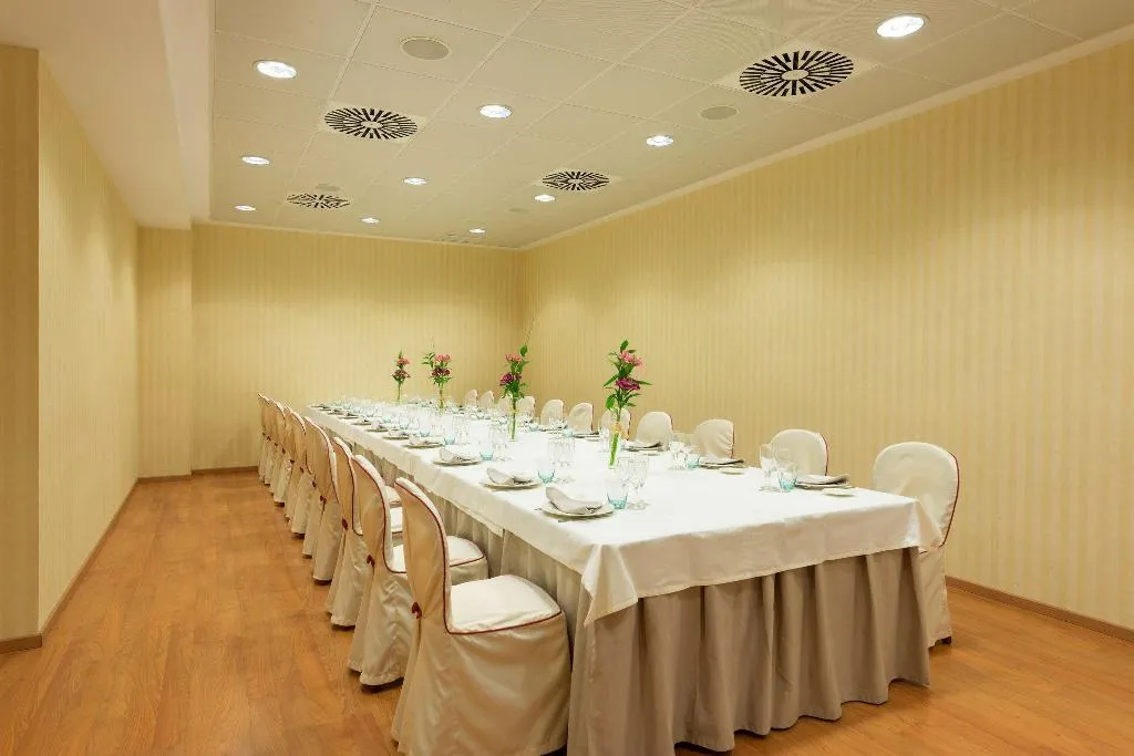 Restaurant, Madrid Leganes Affiliated By Melia, Madrid