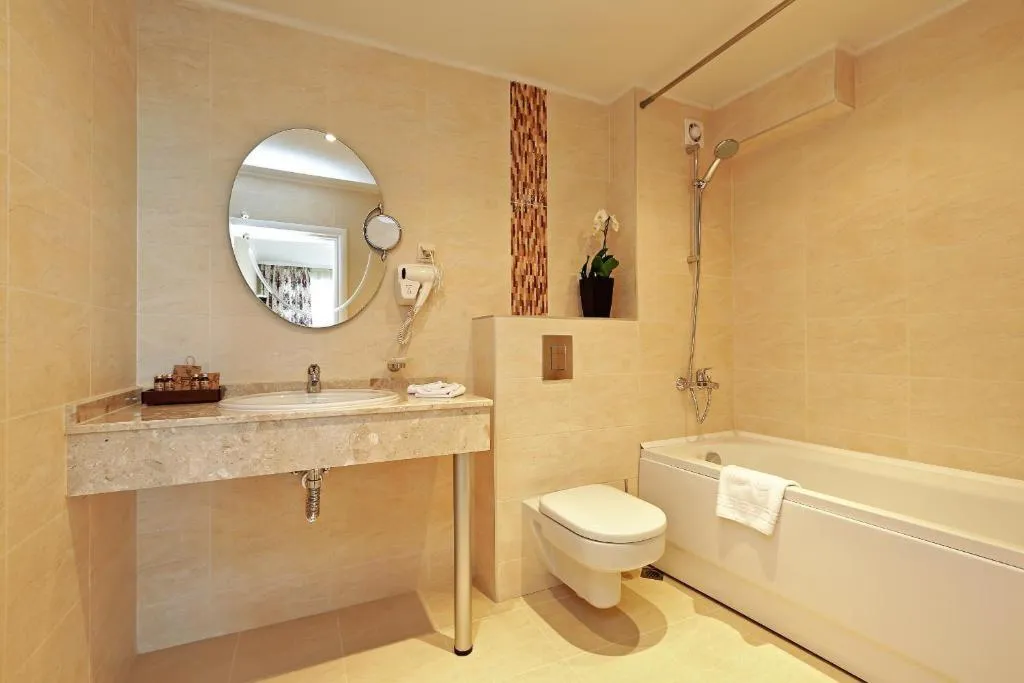JUNIOR SUITE PARK VIEW Room, White Rock Castle Suite Hotel & Spa, Varna