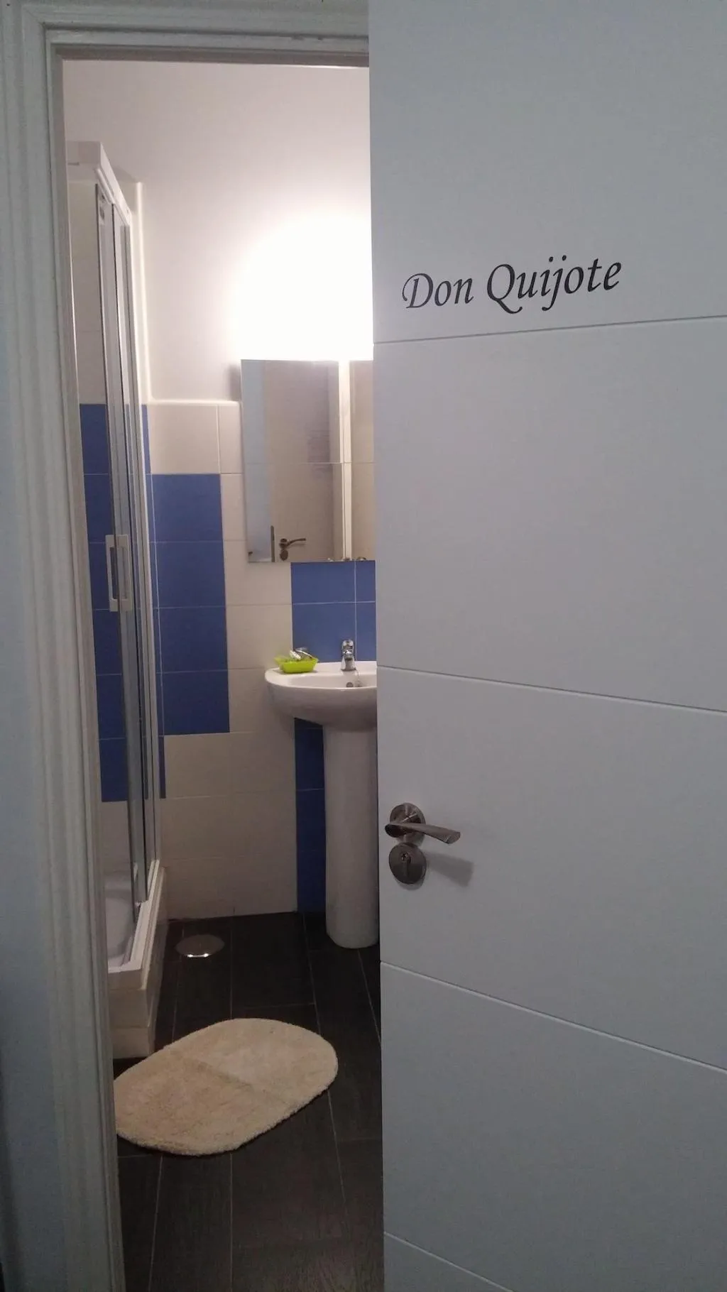 Room, El Sueño del Quijote, Madrid