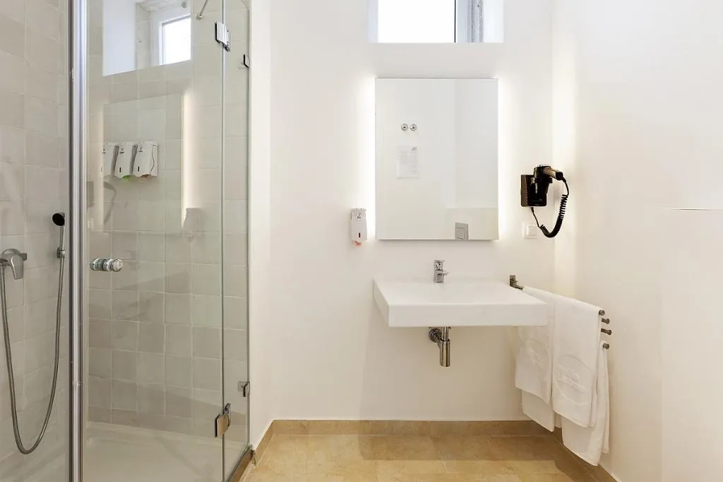 STUDIO CLASSIC Room, Hello Lisbon Castelo Apartments, Lisbon